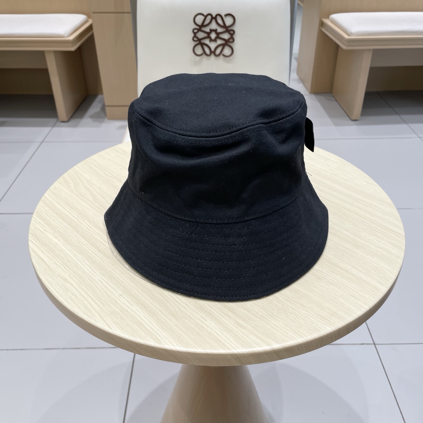  缪缪MIU  MIU～｜经典双面条纹渔夫帽👒
双面款 万年百搭的款式 
一年四季皆可戴