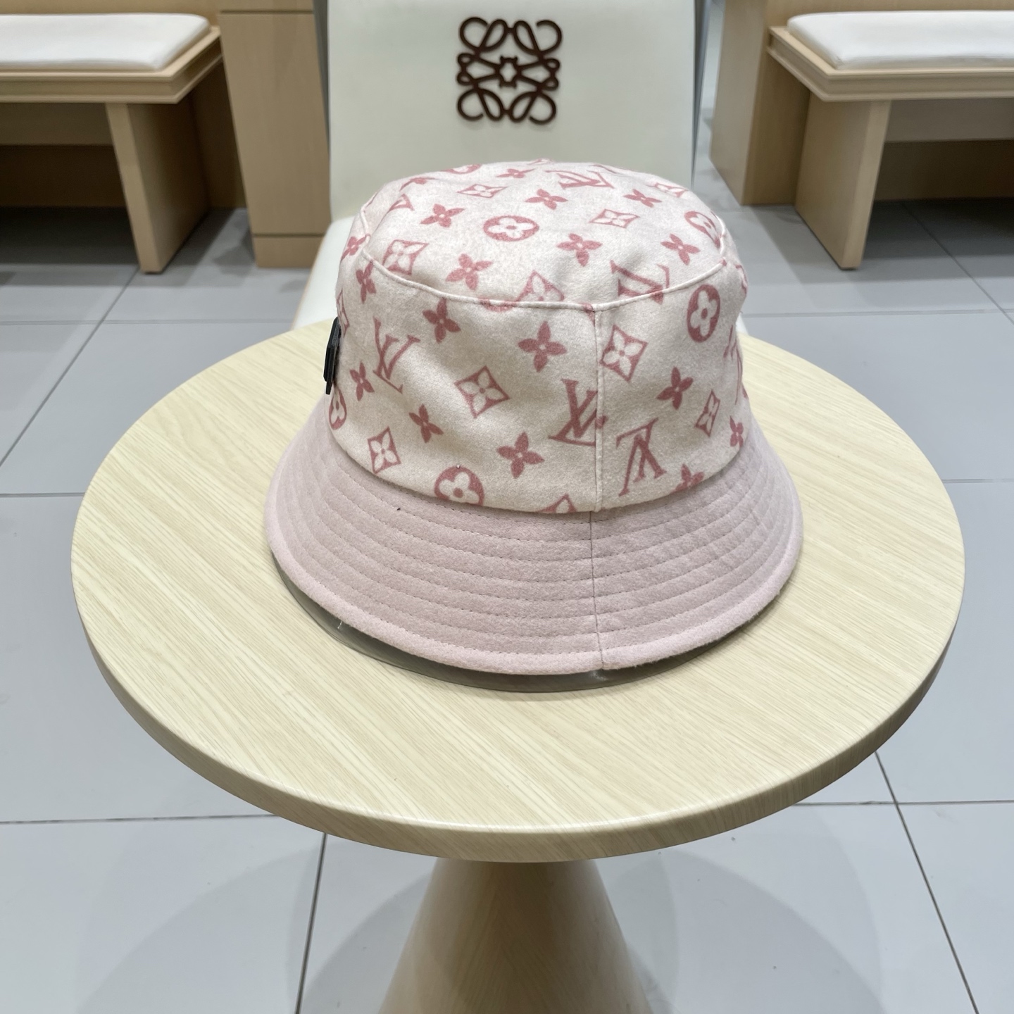  Lv路易威登秋冬新款logo渔夫帽，手抓帽，可折叠，黑头围57cm