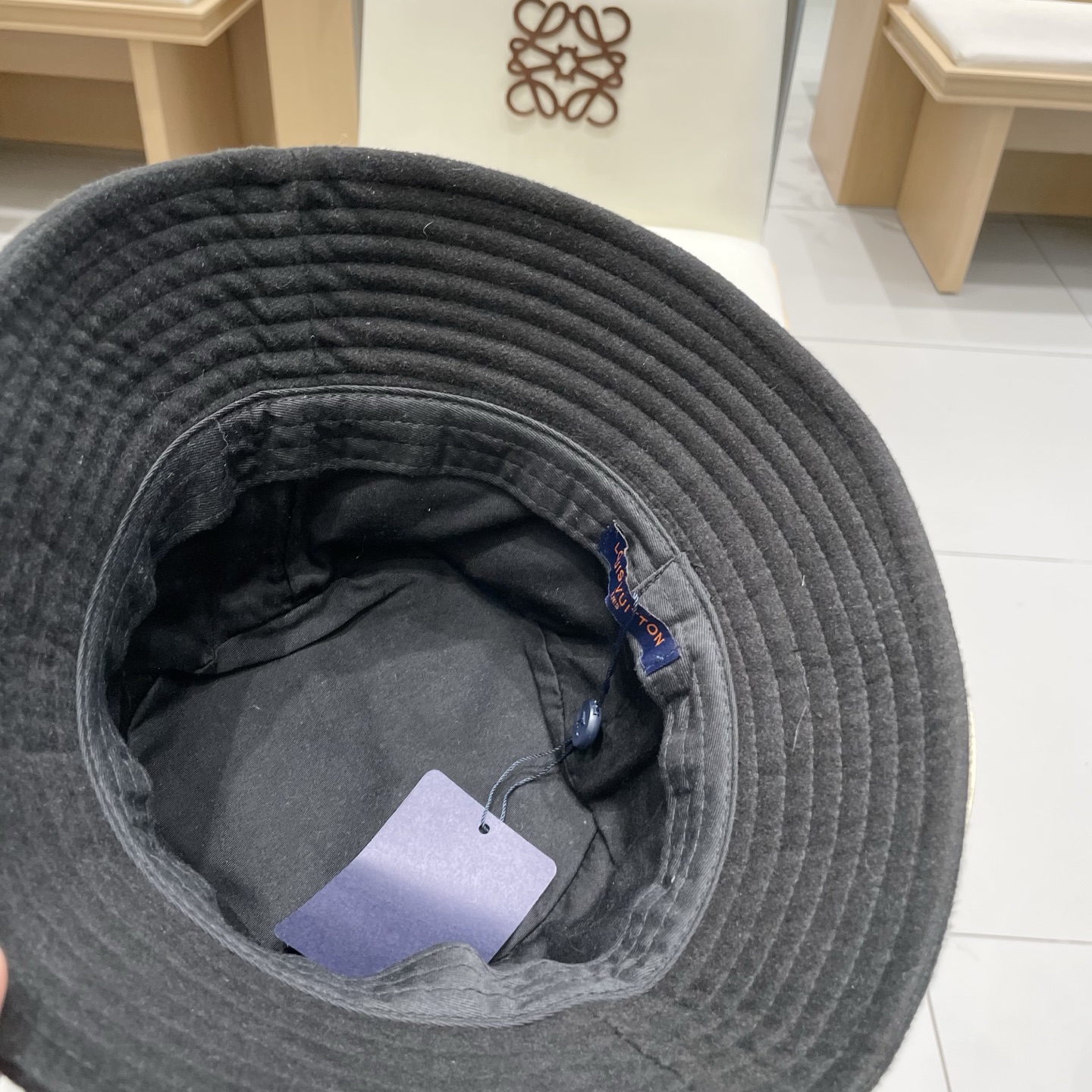  Lv路易威登秋冬新款logo渔夫帽，手抓帽，可折叠，黑头围57cm