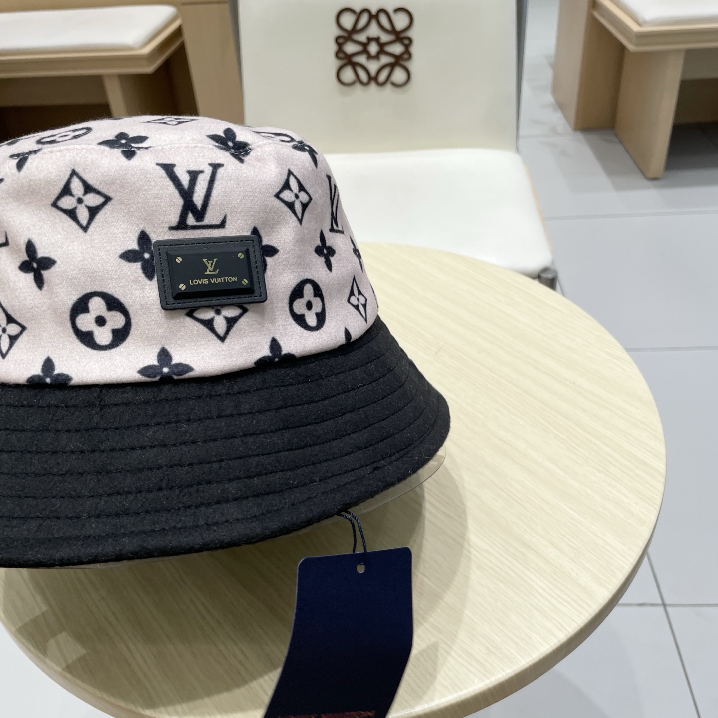  Lv路易威登秋冬新款logo渔夫帽，手抓帽，可折叠，黑头围57cm