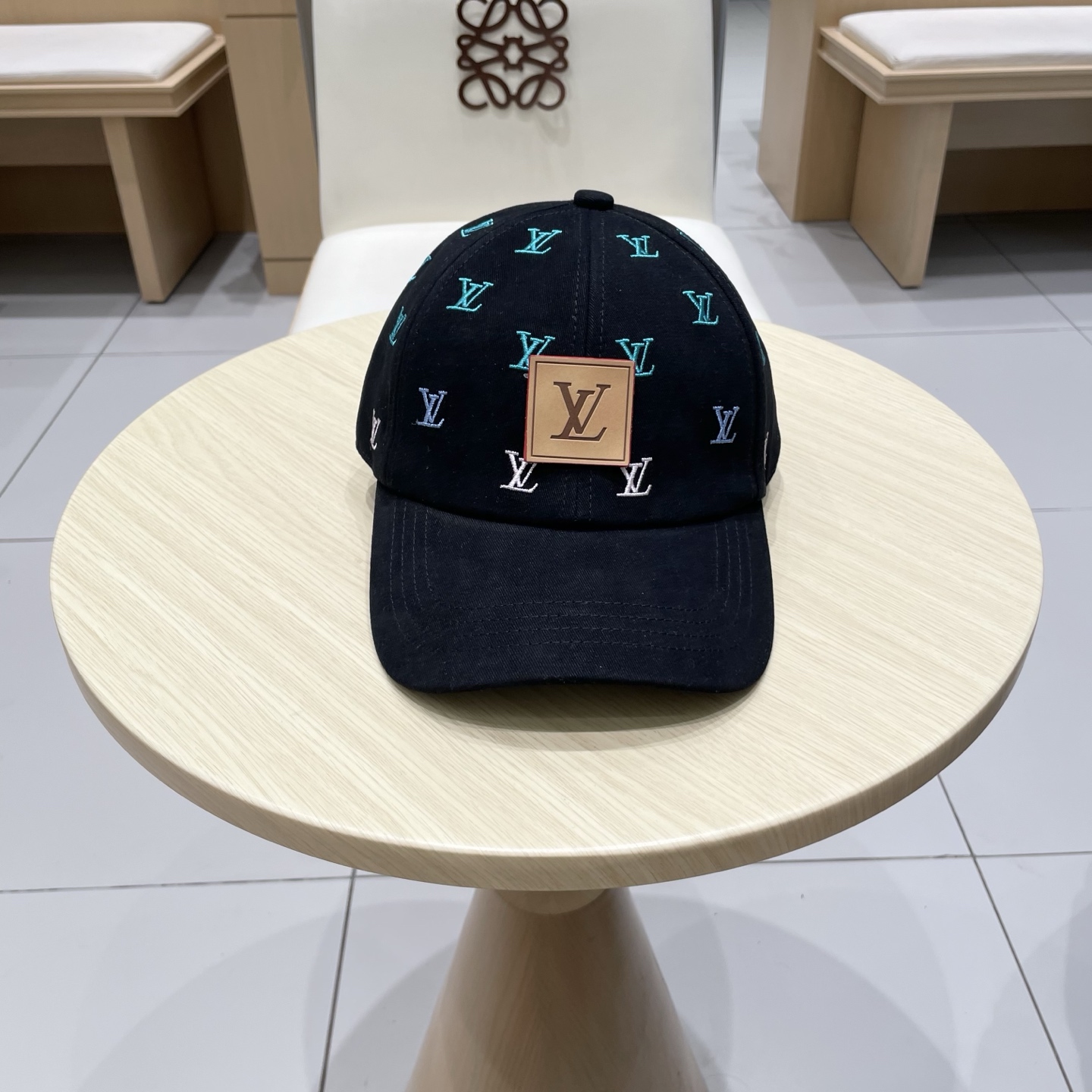 🧢路易威登lv棒球帽 LouisVuitton😍新款重工打造♥️高端大气，百搭款🤗男女通用！