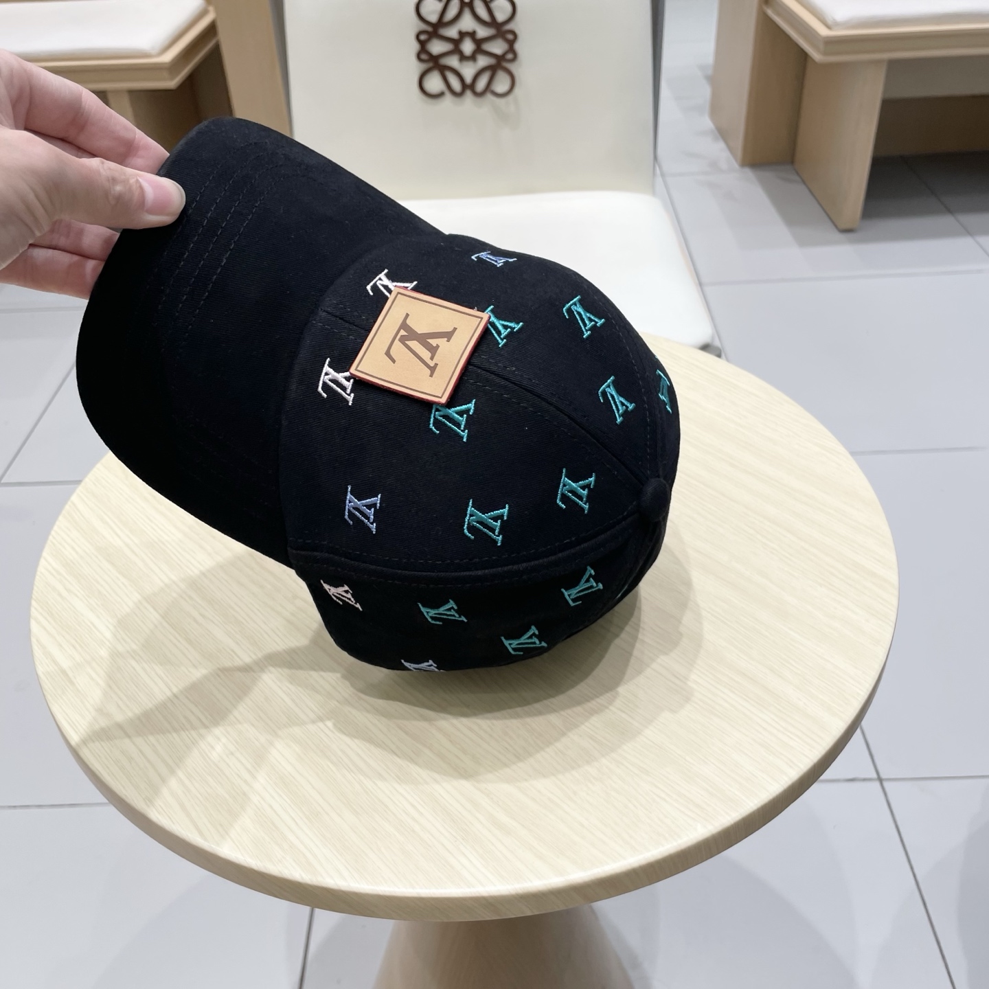 🧢路易威登lv棒球帽 LouisVuitton😍新款重工打造♥️高端大气，百搭款🤗男女通用！