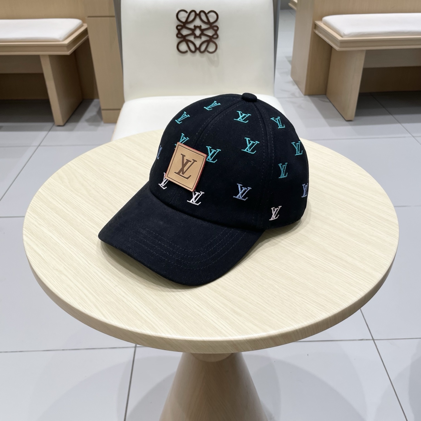 🧢路易威登lv棒球帽 LouisVuitton😍新款重工打造♥️高端大气，百搭款🤗男女通用！