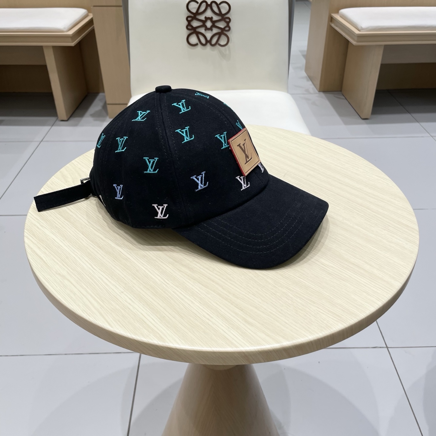 🧢路易威登lv棒球帽 LouisVuitton😍新款重工打造♥️高端大气，百搭款🤗男女通用！