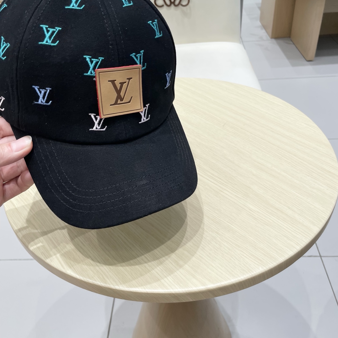 🧢路易威登lv棒球帽 LouisVuitton😍新款重工打造♥️高端大气，百搭款🤗男女通用！