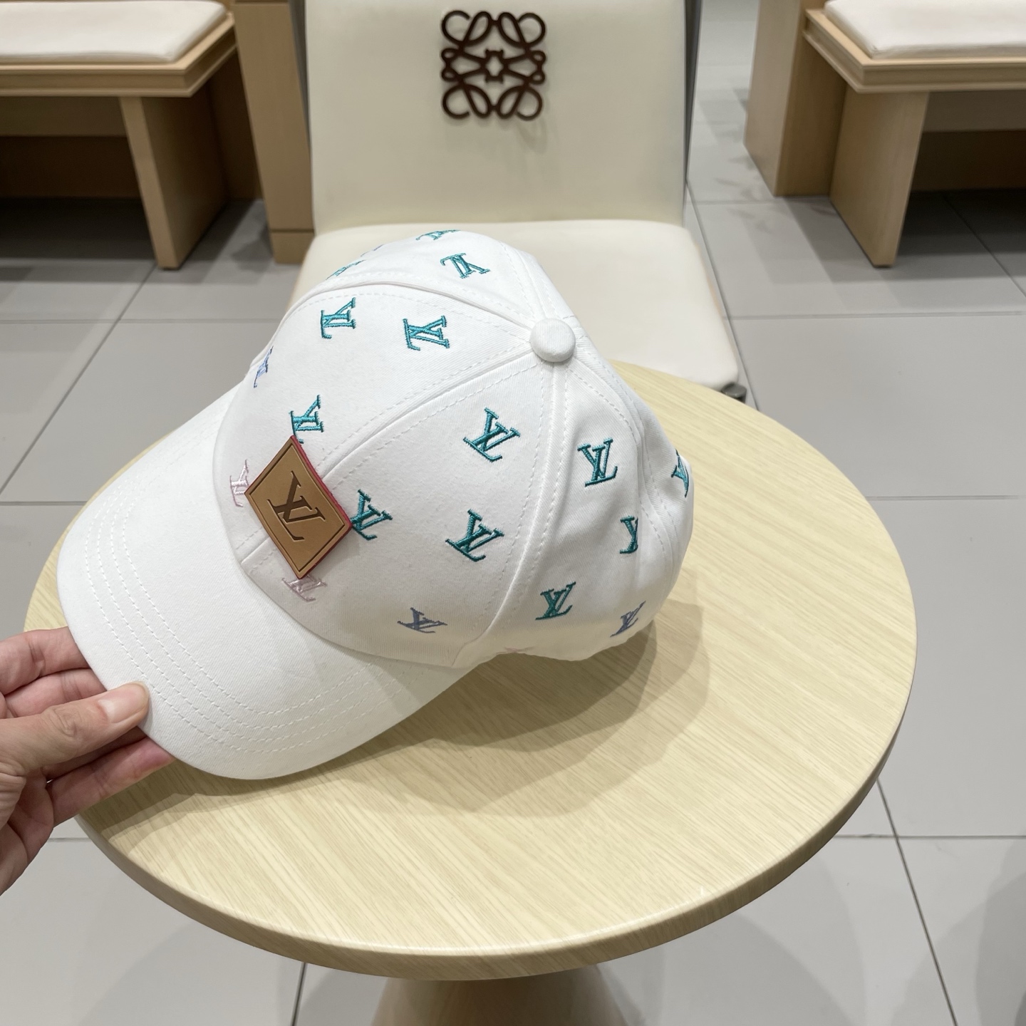 🧢路易威登lv棒球帽 LouisVuitton😍新款重工打造♥️高端大气，百搭款🤗男女通用！