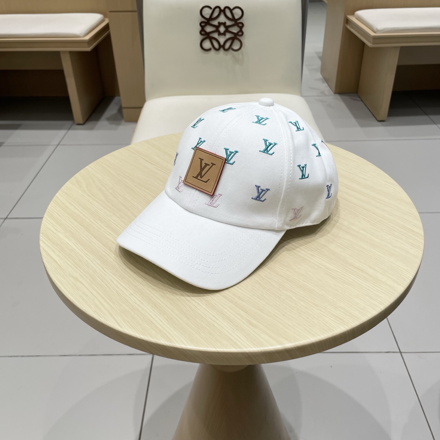 🧢路易威登lv棒球帽 LouisVuitton😍新款重工打造♥️高端大气，百搭款🤗男女通用！