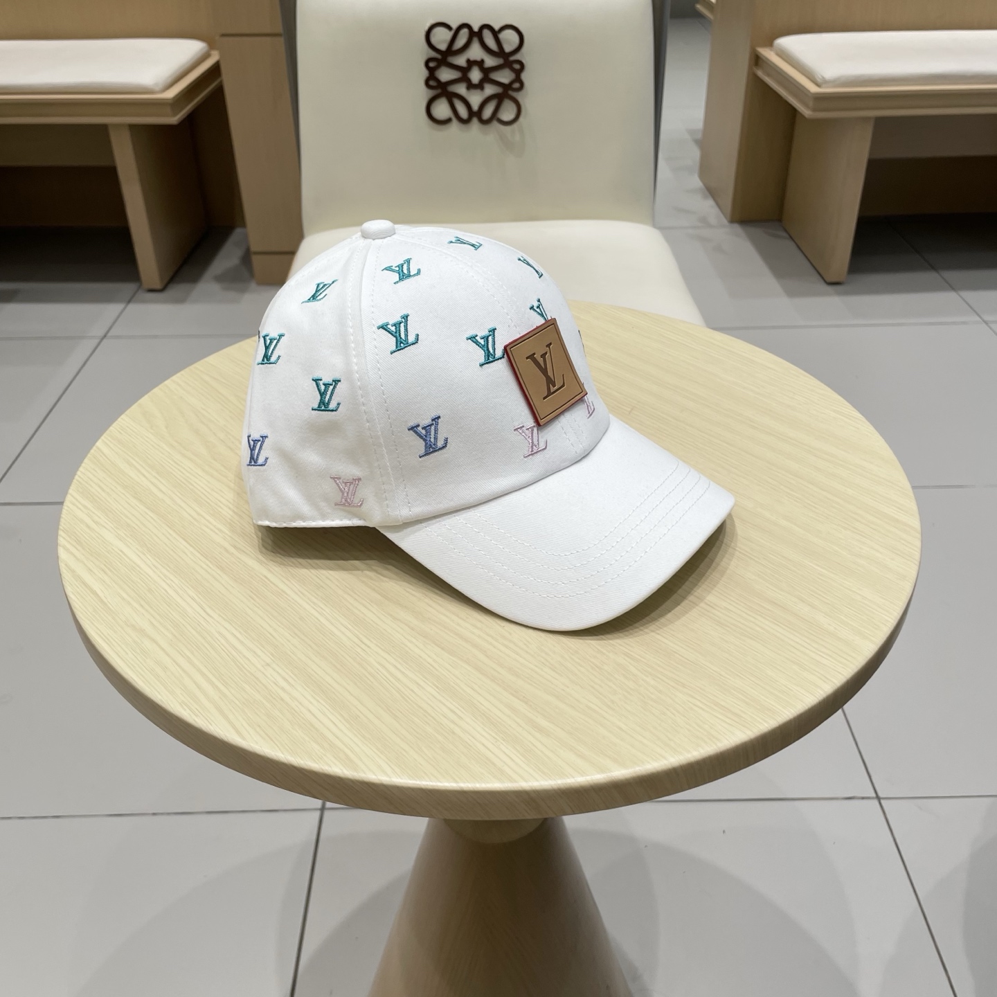 🧢路易威登lv棒球帽 LouisVuitton😍新款重工打造♥️高端大气，百搭款🤗男女通用！