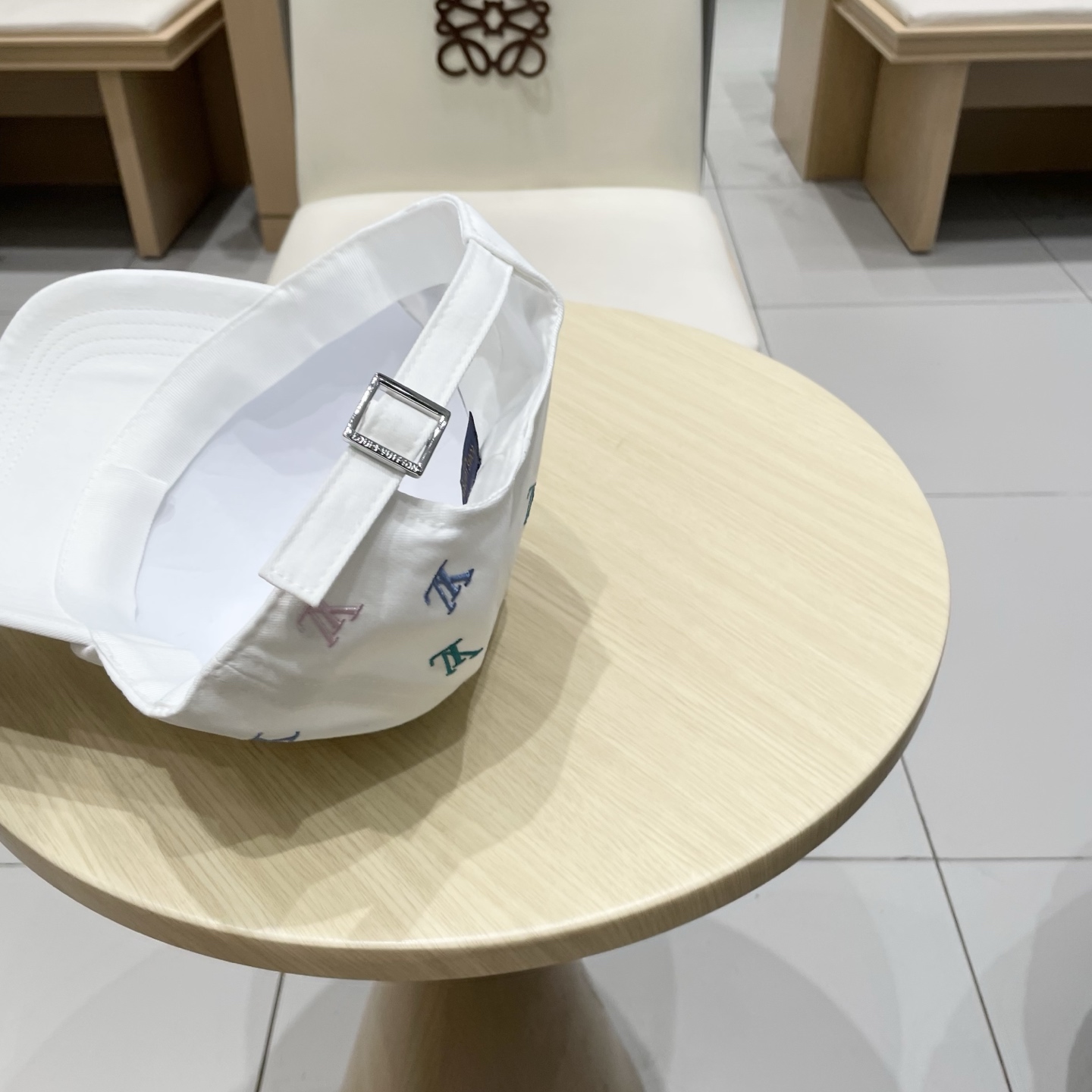 🧢路易威登lv棒球帽 LouisVuitton😍新款重工打造♥️高端大气，百搭款🤗男女通用！