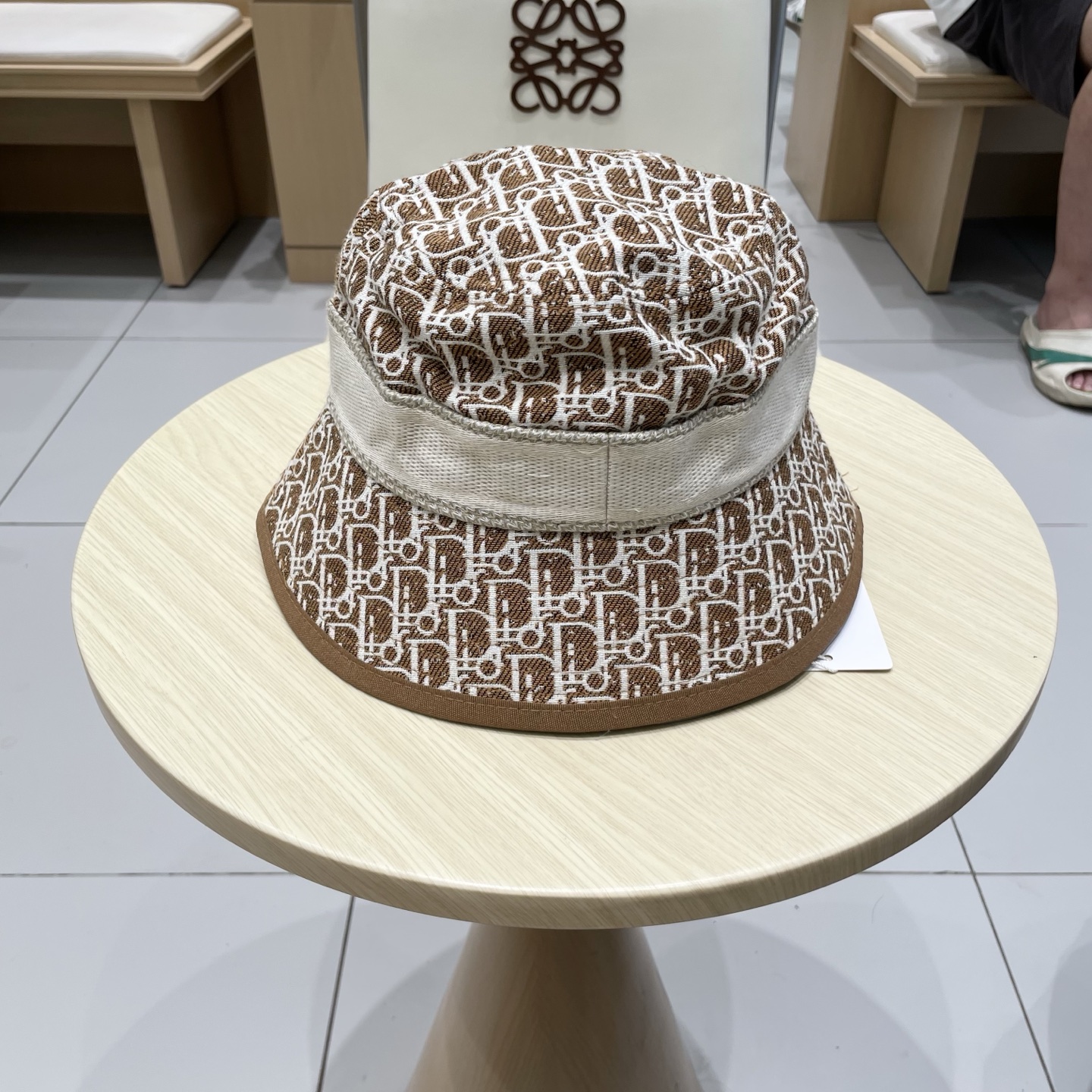 【LV路易威登】2025新款小香度假风平顶草帽，旅行必备，超好搭配，赶紧入手！