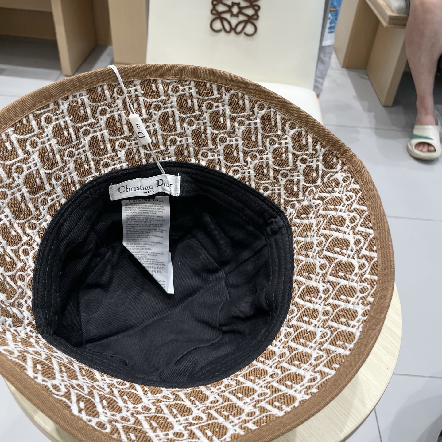 【LV路易威登】2025新款小香度假风平顶草帽，旅行必备，超好搭配，赶紧入手！