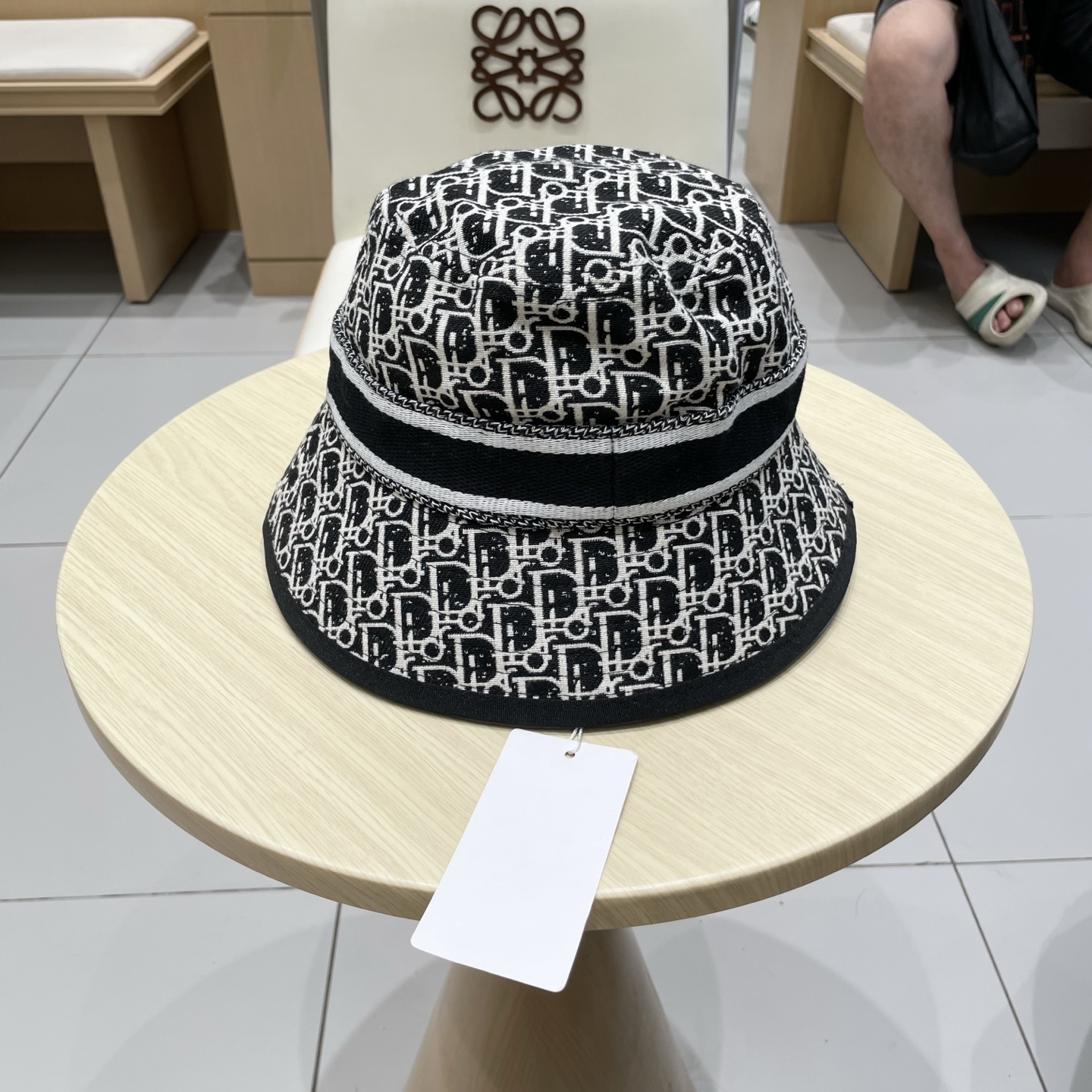 【LV路易威登】2025新款小香度假风平顶草帽，旅行必备，超好搭配，赶紧入手！