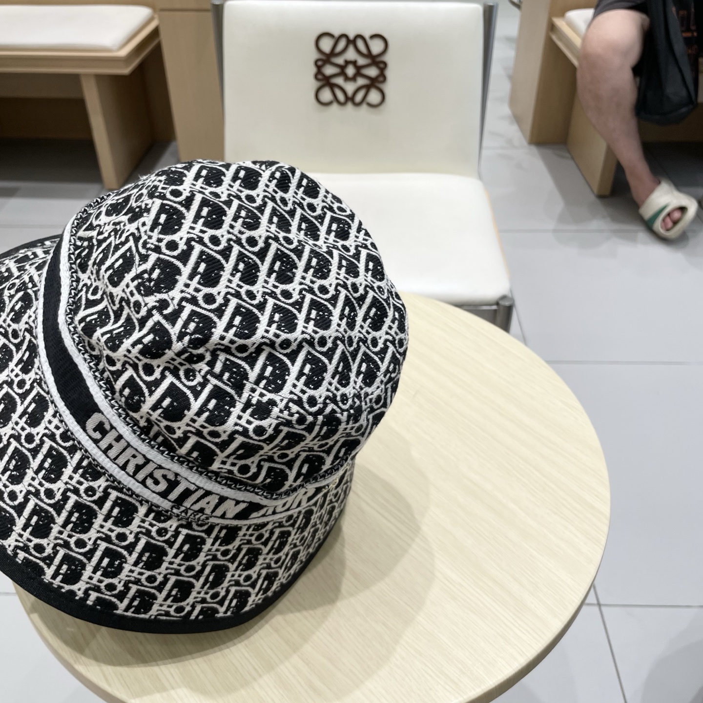 【LV路易威登】2025新款小香度假风平顶草帽，旅行必备，超好搭配，赶紧入手！