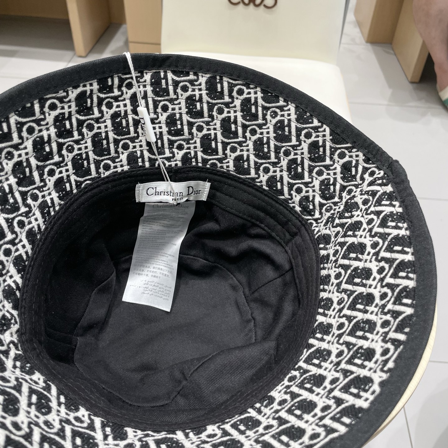 【LV路易威登】2025新款小香度假风平顶草帽，旅行必备，超好搭配，赶紧入手！