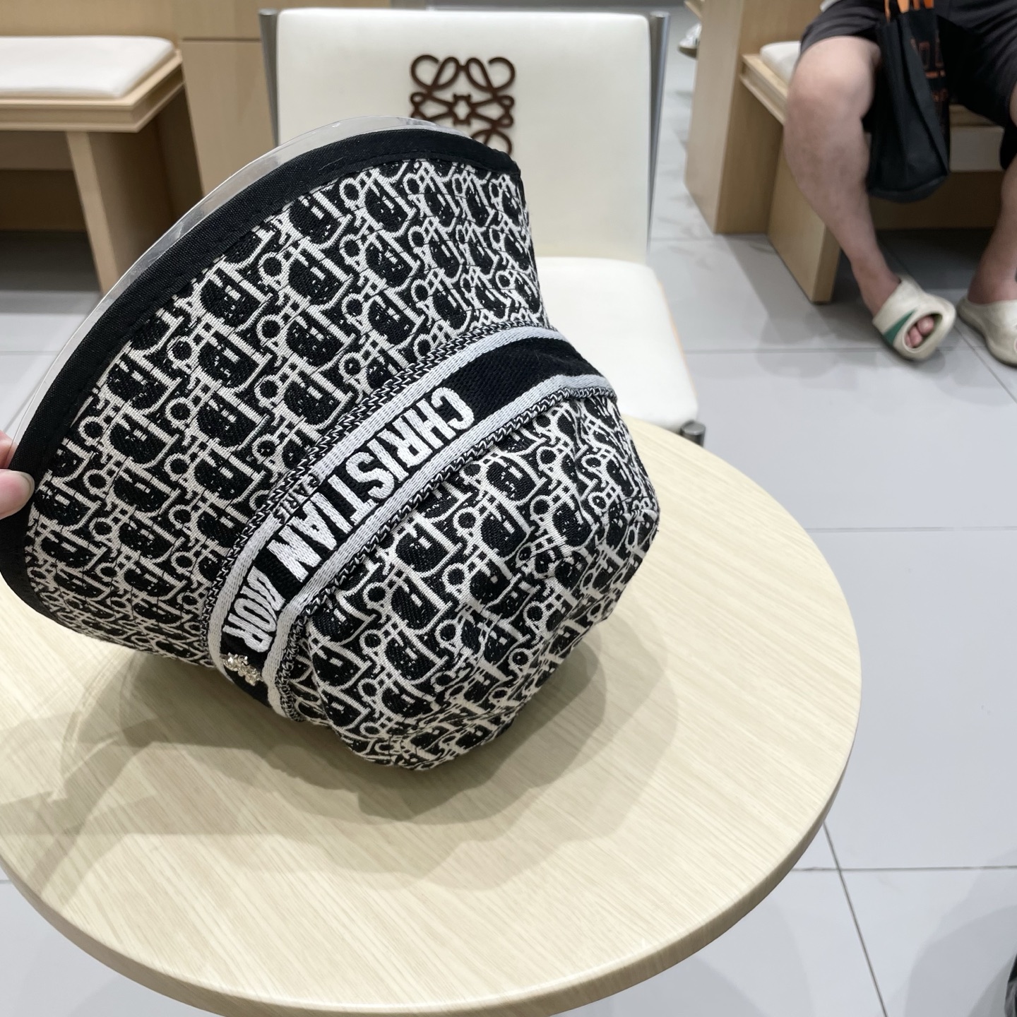 【LV路易威登】2025新款小香度假风平顶草帽，旅行必备，超好搭配，赶紧入手！