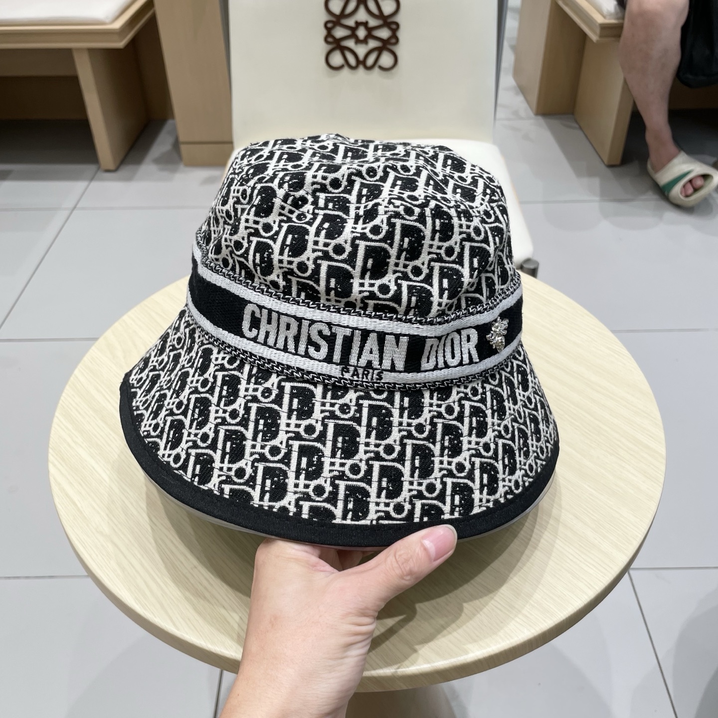 【LV路易威登】2025新款小香度假风平顶草帽，旅行必备，超好搭配，赶紧入手！