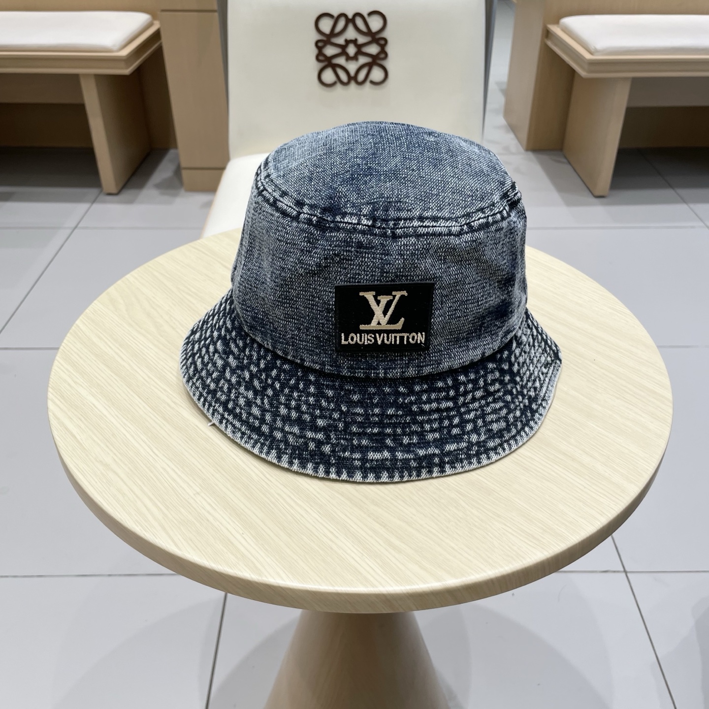  🧢LV路易威登🧢 官网高版出货，刺绣字母渔夫帽，非常经典的经典，流行的复古美，四季可用，出门必备，非常
