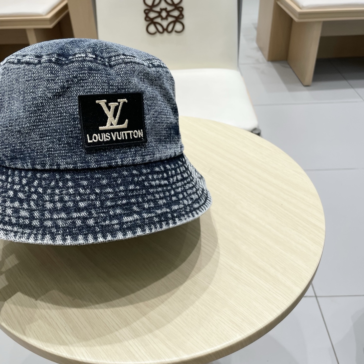  🧢LV路易威登🧢 官网高版出货，刺绣字母渔夫帽，非常经典的经典，流行的复古美，四季可用，出门必备，非常