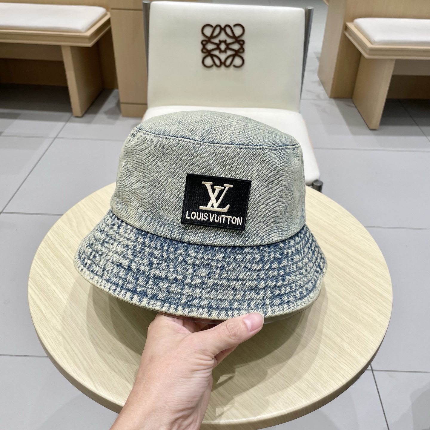 🧢LV路易威登🧢 官网高版出货，刺绣字母渔夫帽，非常经典的经典，流行的复古美，四季可用，出门必备，非常