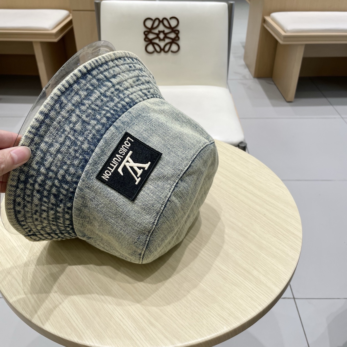  🧢LV路易威登🧢 官网高版出货，刺绣字母渔夫帽，非常经典的经典，流行的复古美，四季可用，出门必备，非常