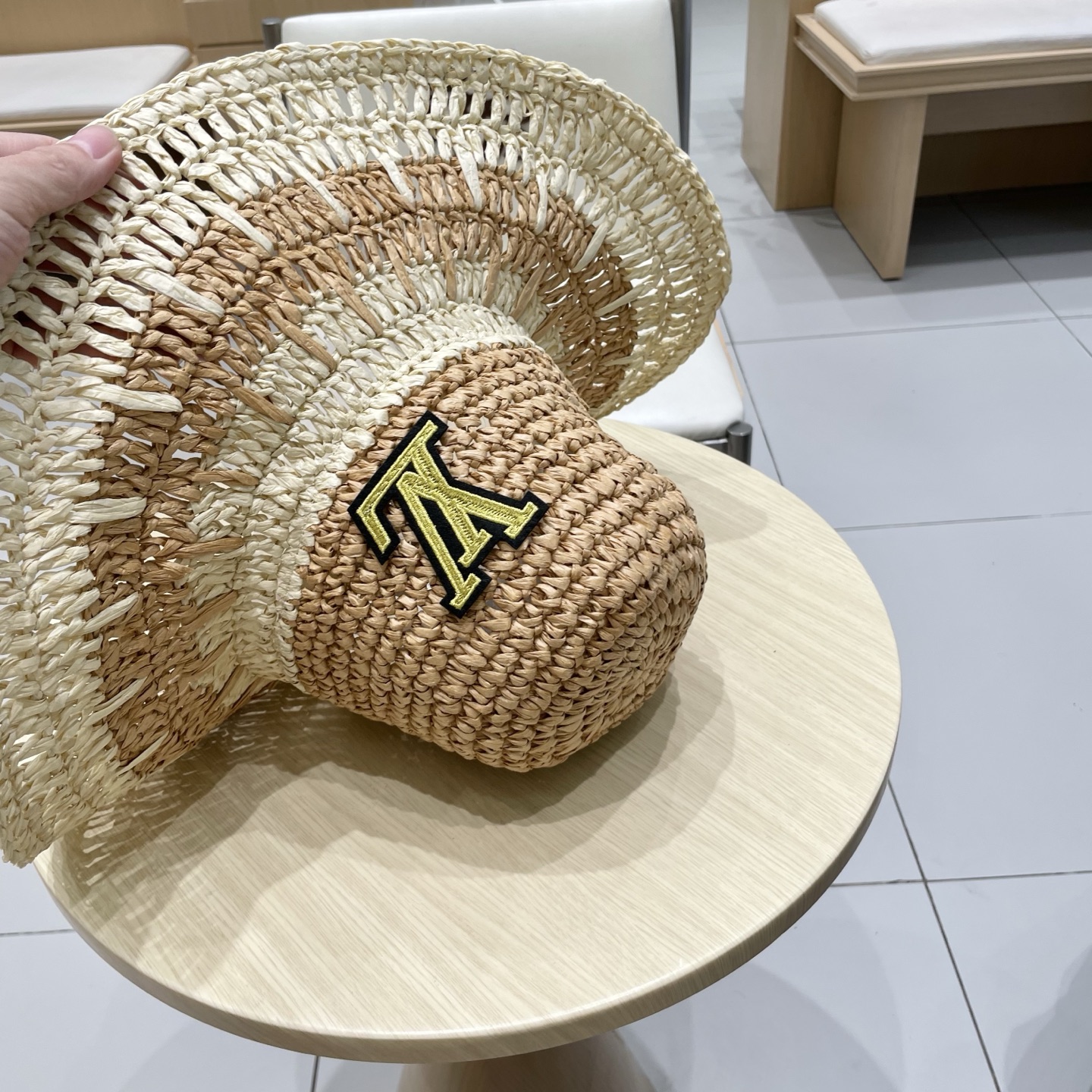  LV路易威登海边拍照度假氛围感镂空草帽女夏季遮阳大檐可折叠太阳帽