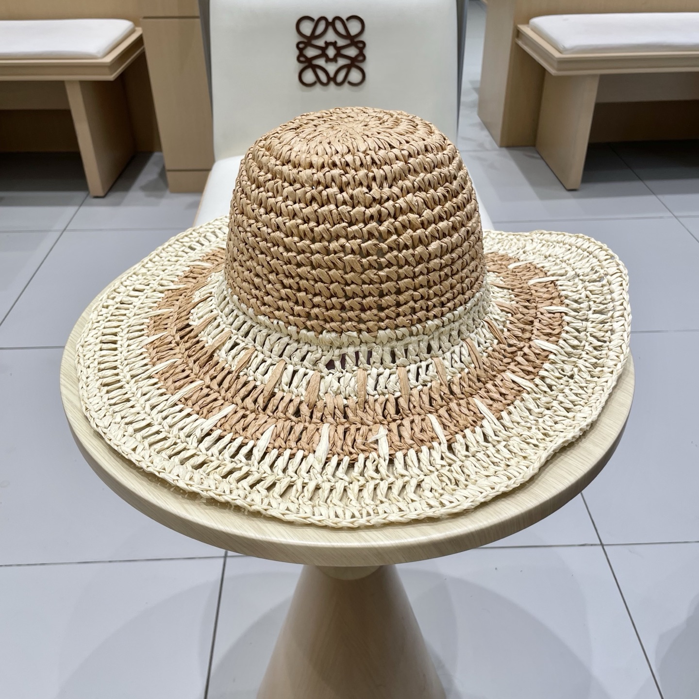  LV路易威登海边拍照度假氛围感镂空草帽女夏季遮阳大檐可折叠太阳帽