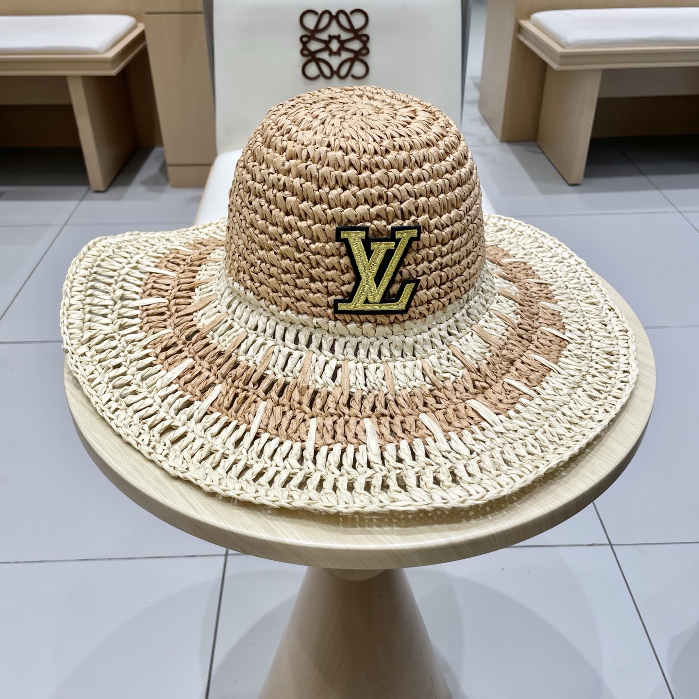  LV路易威登海边拍照度假氛围感镂空草帽女夏季遮阳大檐可折叠太阳帽