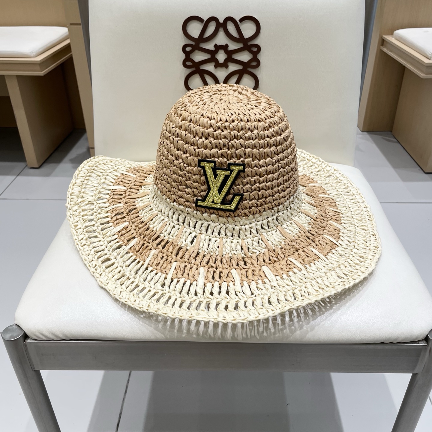  LV路易威登海边拍照度假氛围感镂空草帽女夏季遮阳大檐可折叠太阳帽