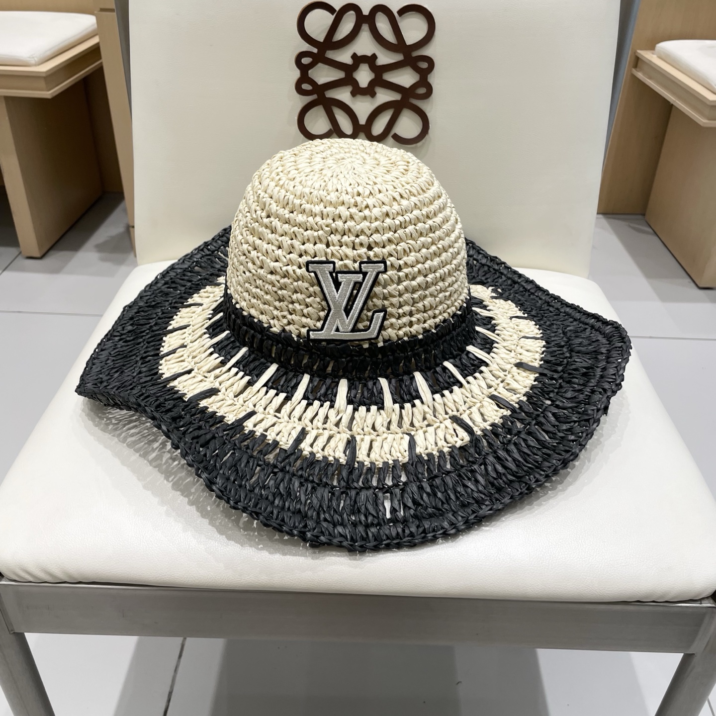  LV路易威登海边拍照度假氛围感镂空草帽女夏季遮阳大檐可折叠太阳帽