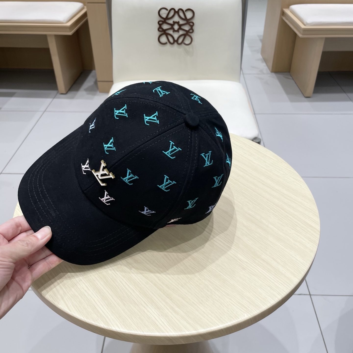 🧢路易威登棒球帽 LouisVuitton😍新款LV棒球帽，重工打造♥️高端大气，百搭款🤗男女通用！跑量