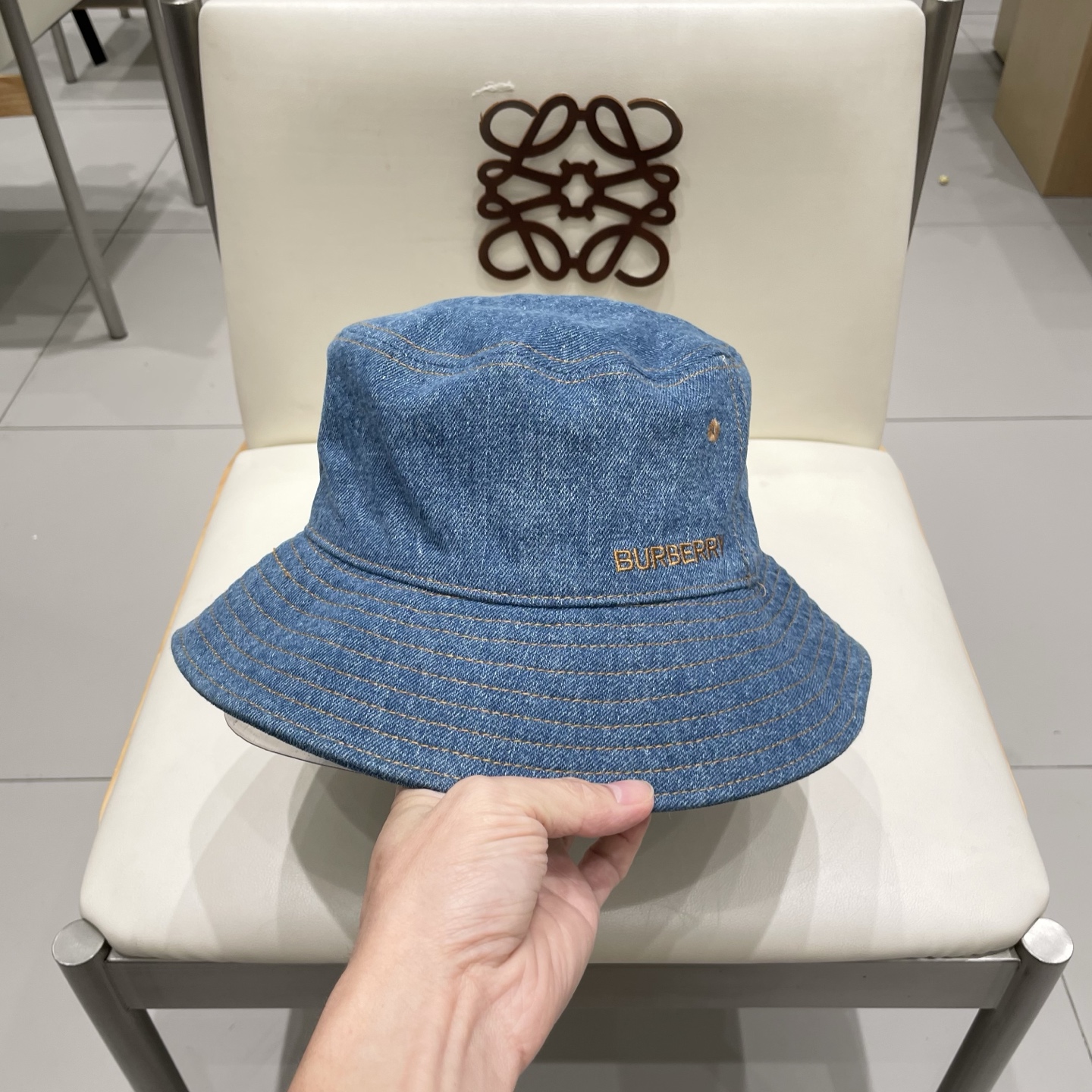  Burberry巴宝莉高端定制款牛仔渔夫帽，头围57cm