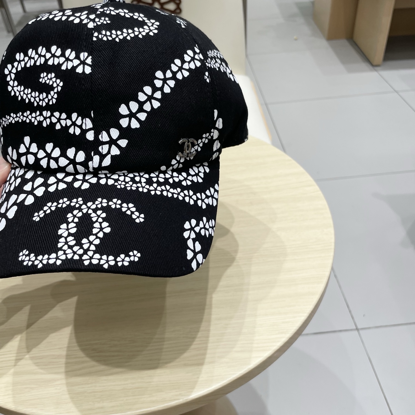  CHANEL香奈儿】新款刺绣logo棒球帽，新款出货，大牌款超好搭配，赶紧入手！