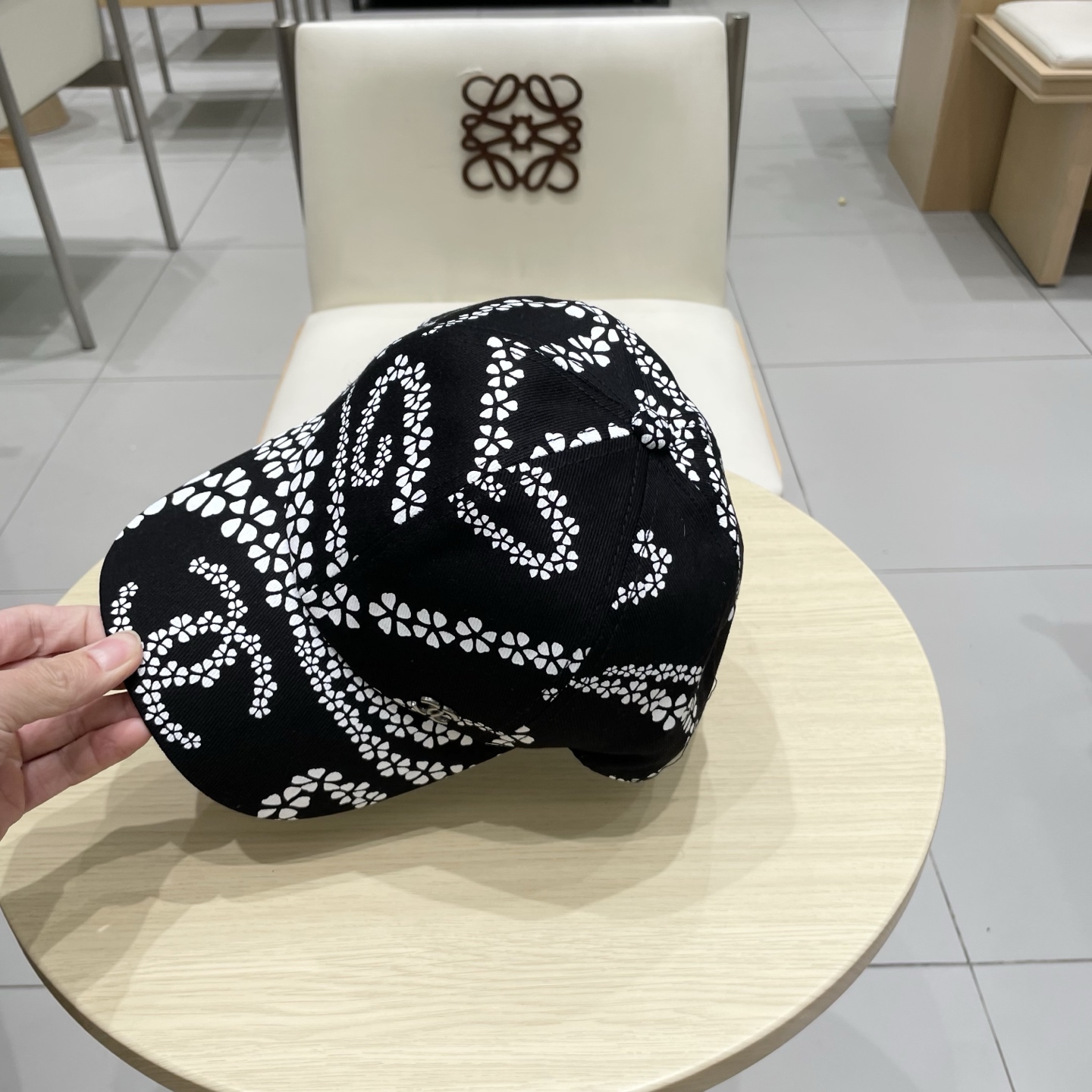  CHANEL香奈儿】新款刺绣logo棒球帽，新款出货，大牌款超好搭配，赶紧入手！