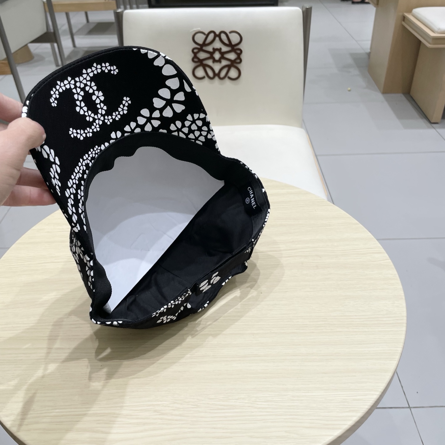  CHANEL香奈儿】新款刺绣logo棒球帽，新款出货，大牌款超好搭配，赶紧入手！