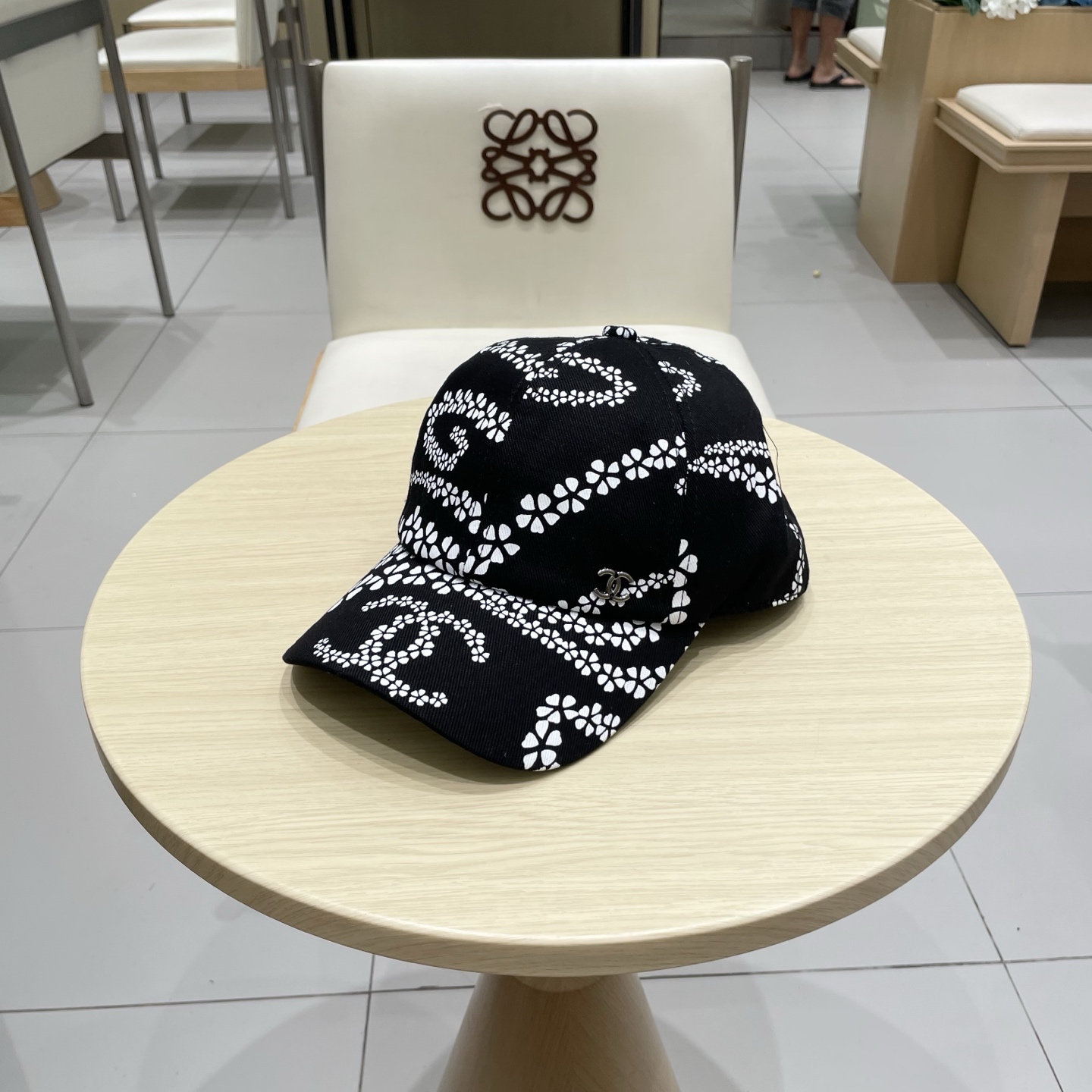  CHANEL香奈儿】新款刺绣logo棒球帽，新款出货，大牌款超好搭配，赶紧入手！