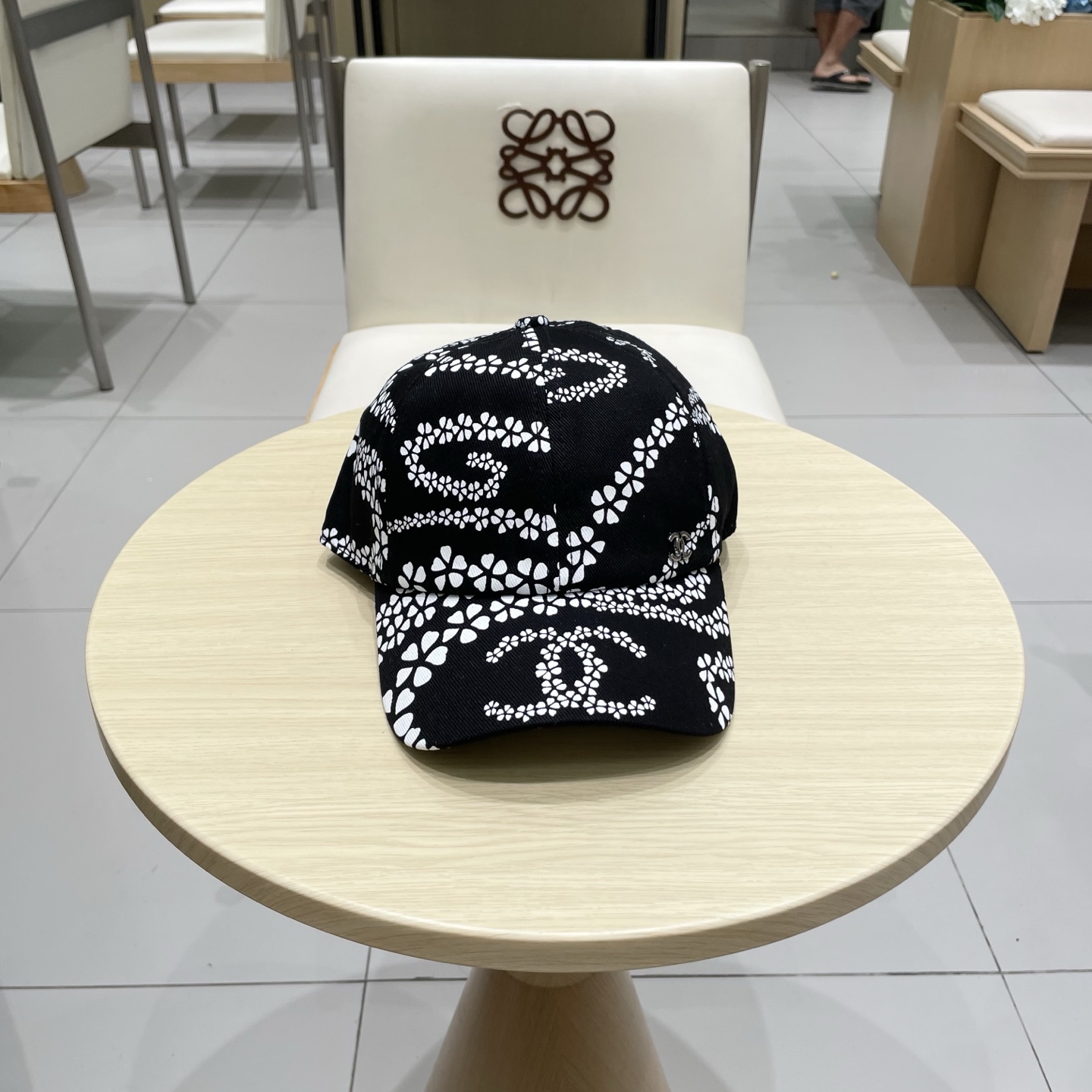  CHANEL香奈儿】新款刺绣logo棒球帽，新款出货，大牌款超好搭配，赶紧入手！