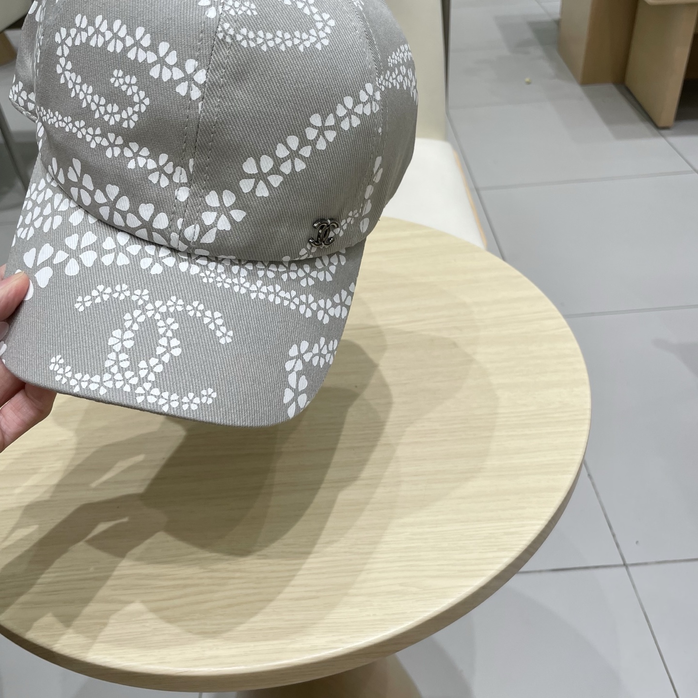  CHANEL香奈儿】新款刺绣logo棒球帽，新款出货，大牌款超好搭配，赶紧入手！