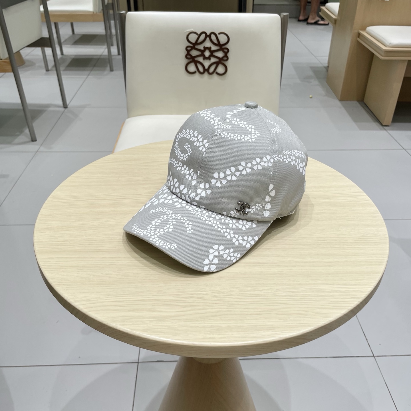  CHANEL香奈儿】新款刺绣logo棒球帽，新款出货，大牌款超好搭配，赶紧入手！