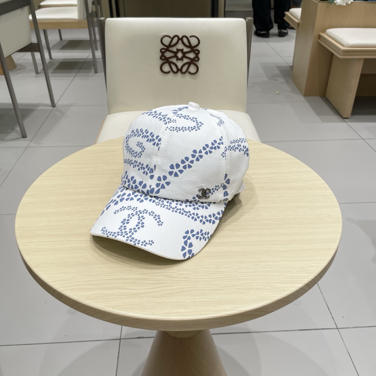  CHANEL香奈儿】新款刺绣logo棒球帽，新款出货，大牌款超好搭配，赶紧入手！