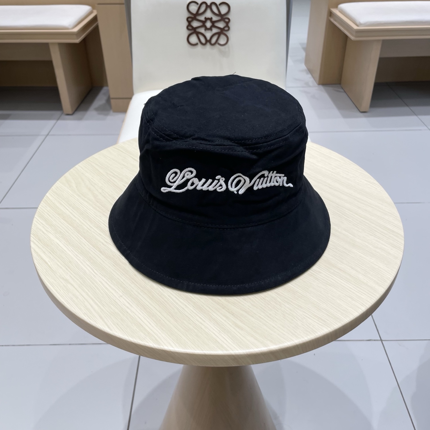 LV路易威登原单刺绣渔夫帽  轻盈透气。完美版型，独家实物拍摄，男女适用