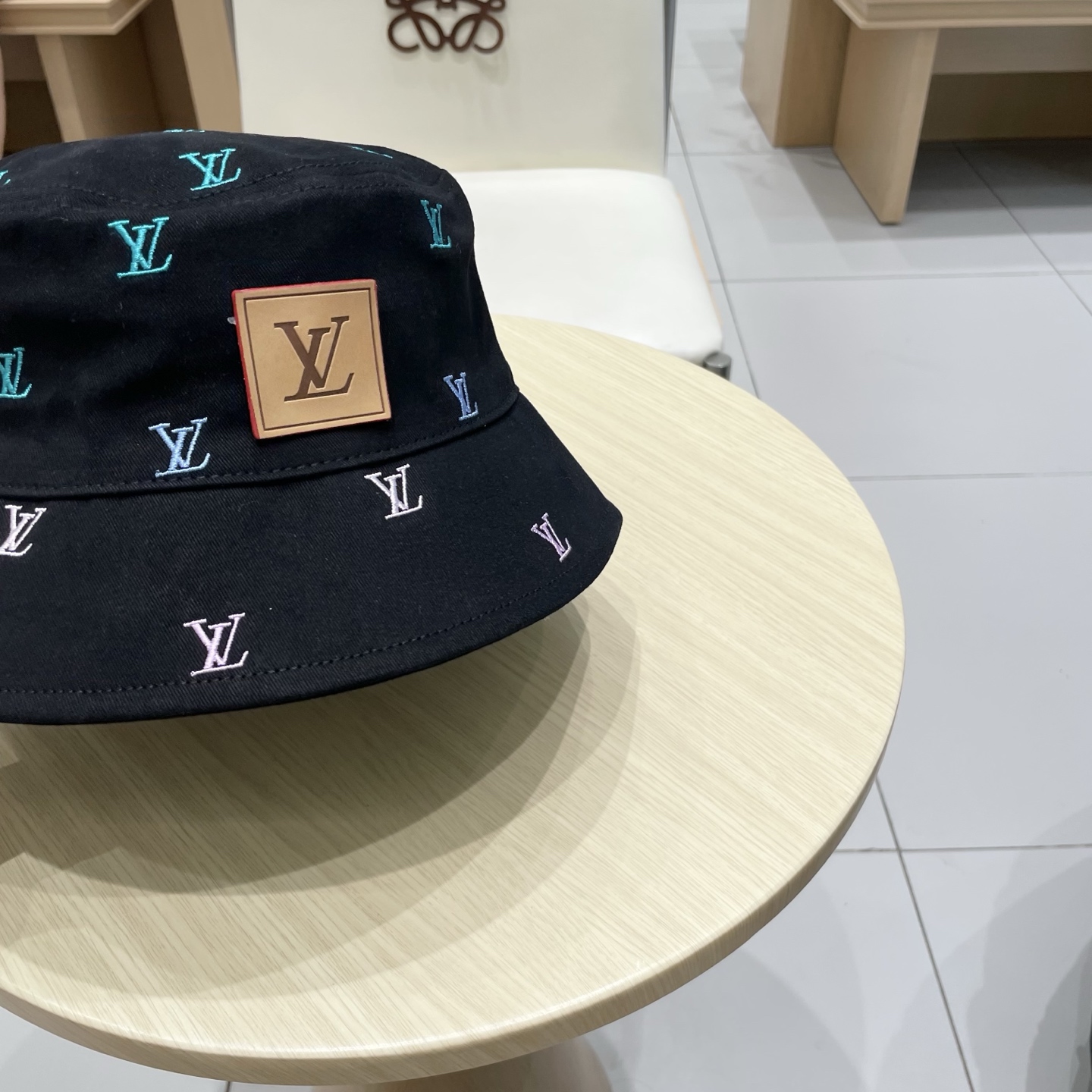 LV路易威登原单刺绣渔夫帽  轻盈透气。完美版型，独家实物拍摄，男女适用