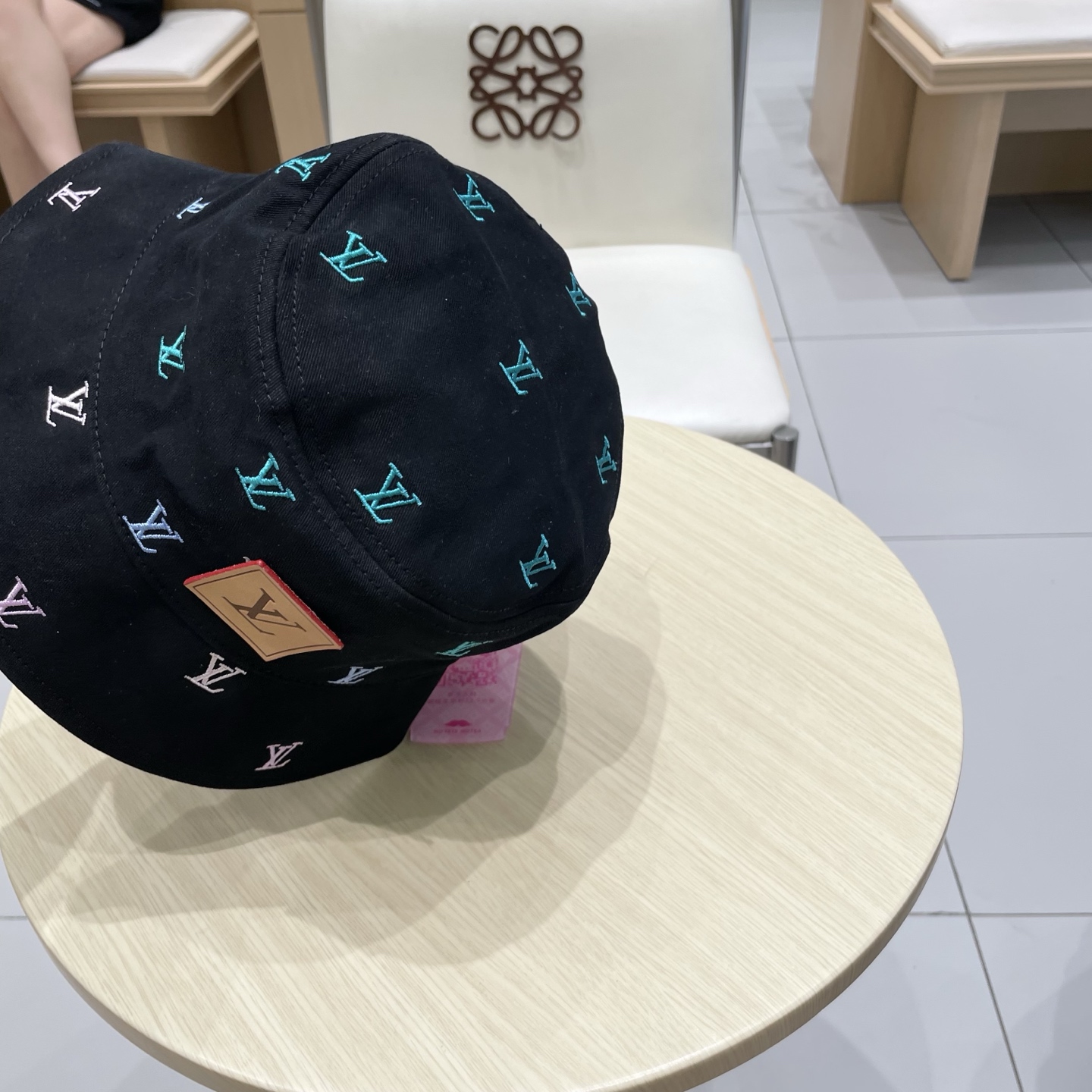 LV路易威登原单刺绣渔夫帽  轻盈透气。完美版型，独家实物拍摄，男女适用