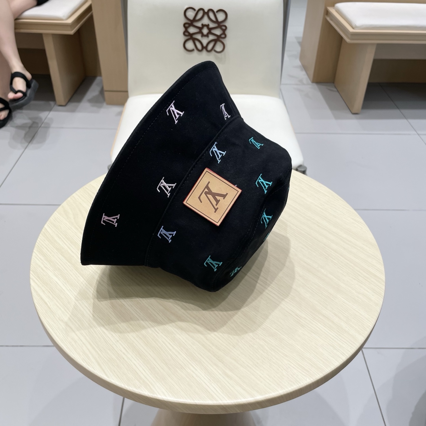 LV路易威登原单刺绣渔夫帽  轻盈透气。完美版型，独家实物拍摄，男女适用