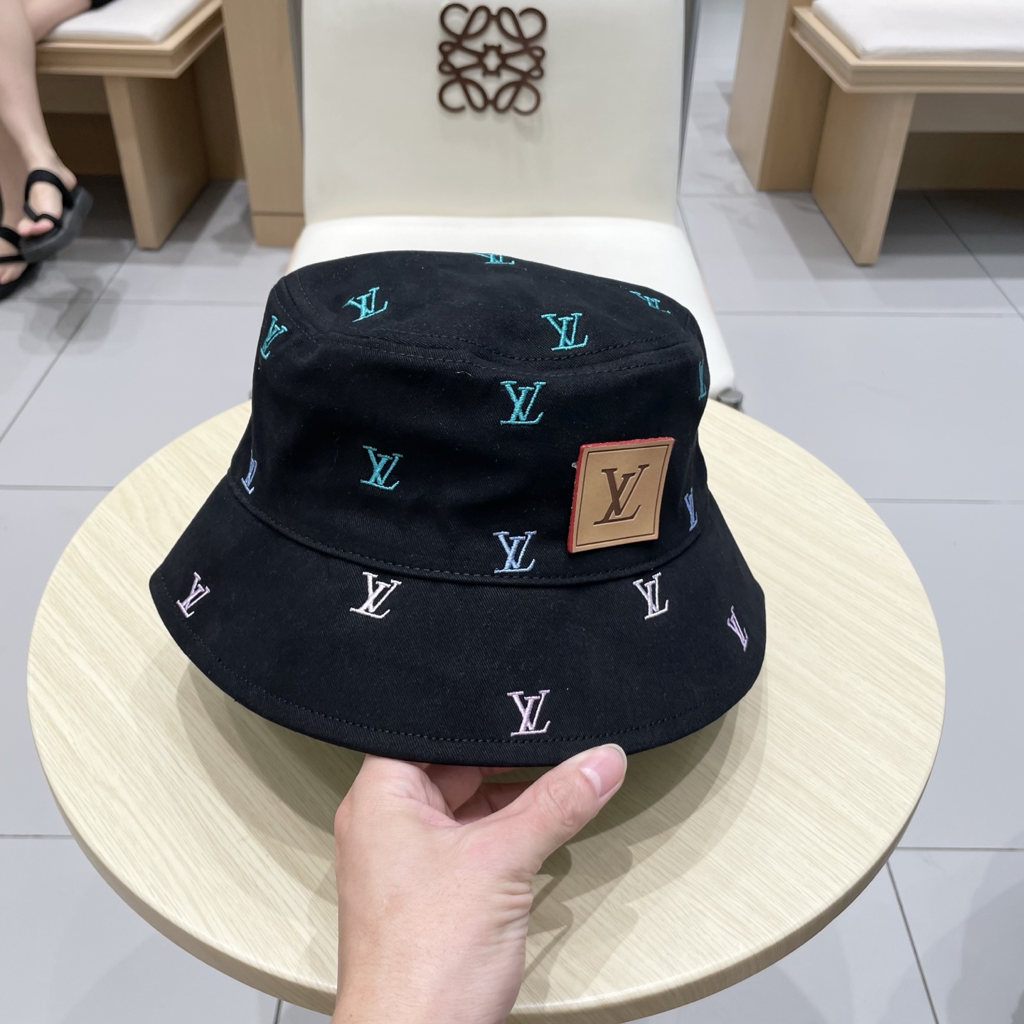 LV路易威登原单刺绣渔夫帽  轻盈透气。完美版型，独家实物拍摄，男女适用