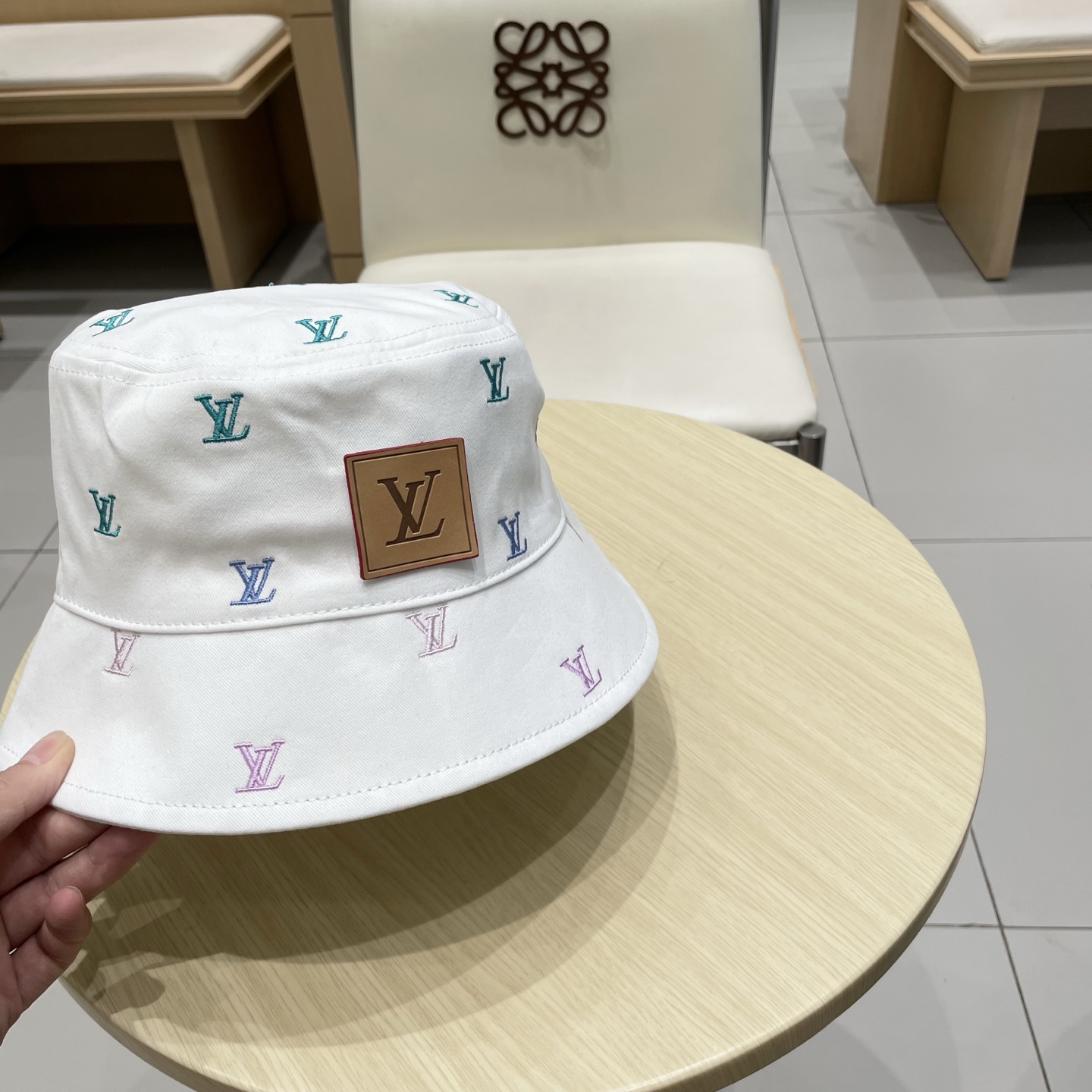 LV路易威登原单刺绣渔夫帽  轻盈透气。完美版型，独家实物拍摄，男女适用