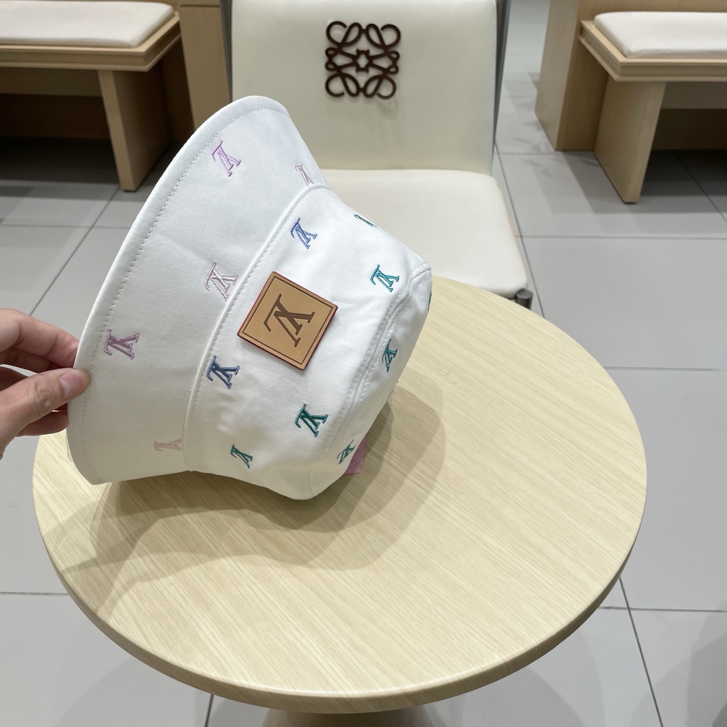 LV路易威登原单刺绣渔夫帽  轻盈透气。完美版型，独家实物拍摄，男女适用