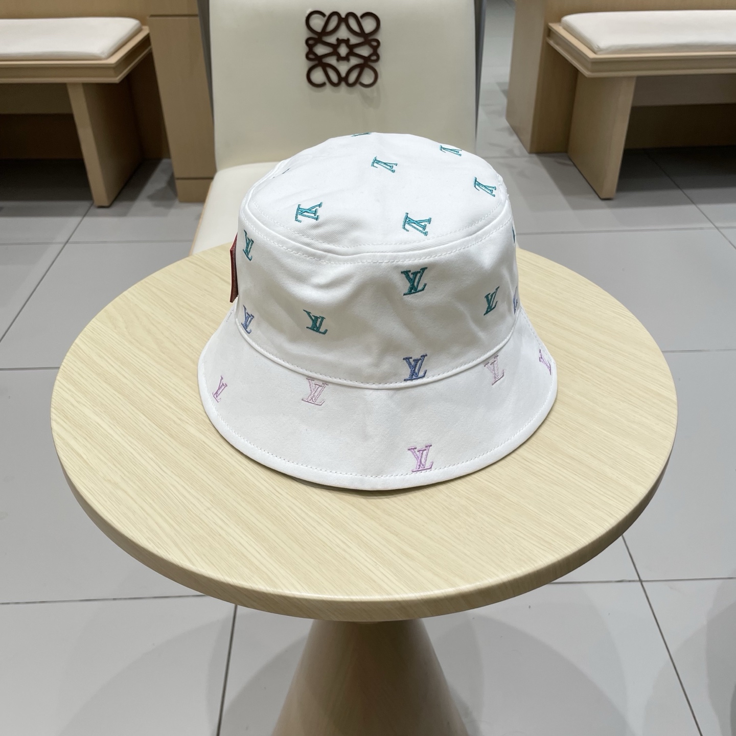 LV路易威登原单刺绣渔夫帽  轻盈透气。完美版型，独家实物拍摄，男女适用