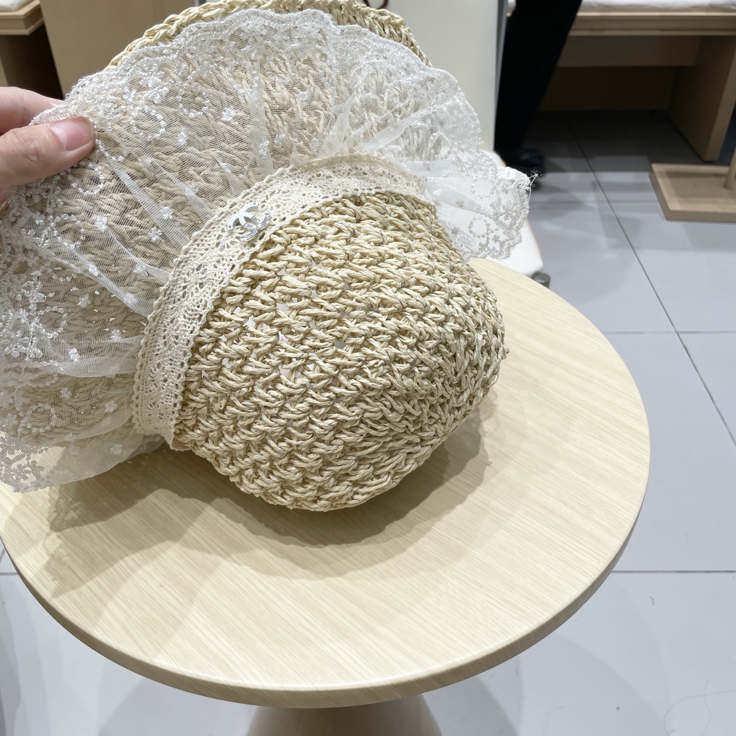 chanel香奈儿甜美蕾丝花边渔夫帽女海边度假风沙滩防晒帽大帽檐遮阳编织草帽