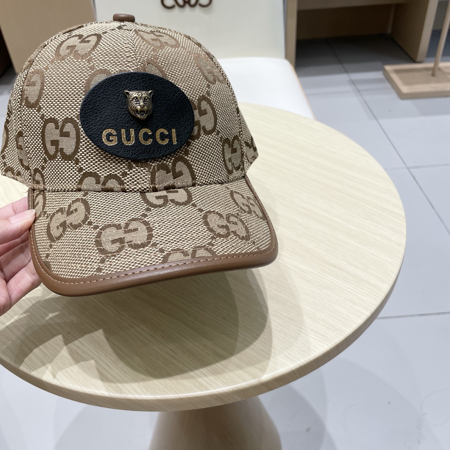 棒球帽 渔夫帽。 原单品质GUCCI古奇棒球帽👒官网新品Gucci渔夫帽火爆来袭 工艺非常精美 高档大气