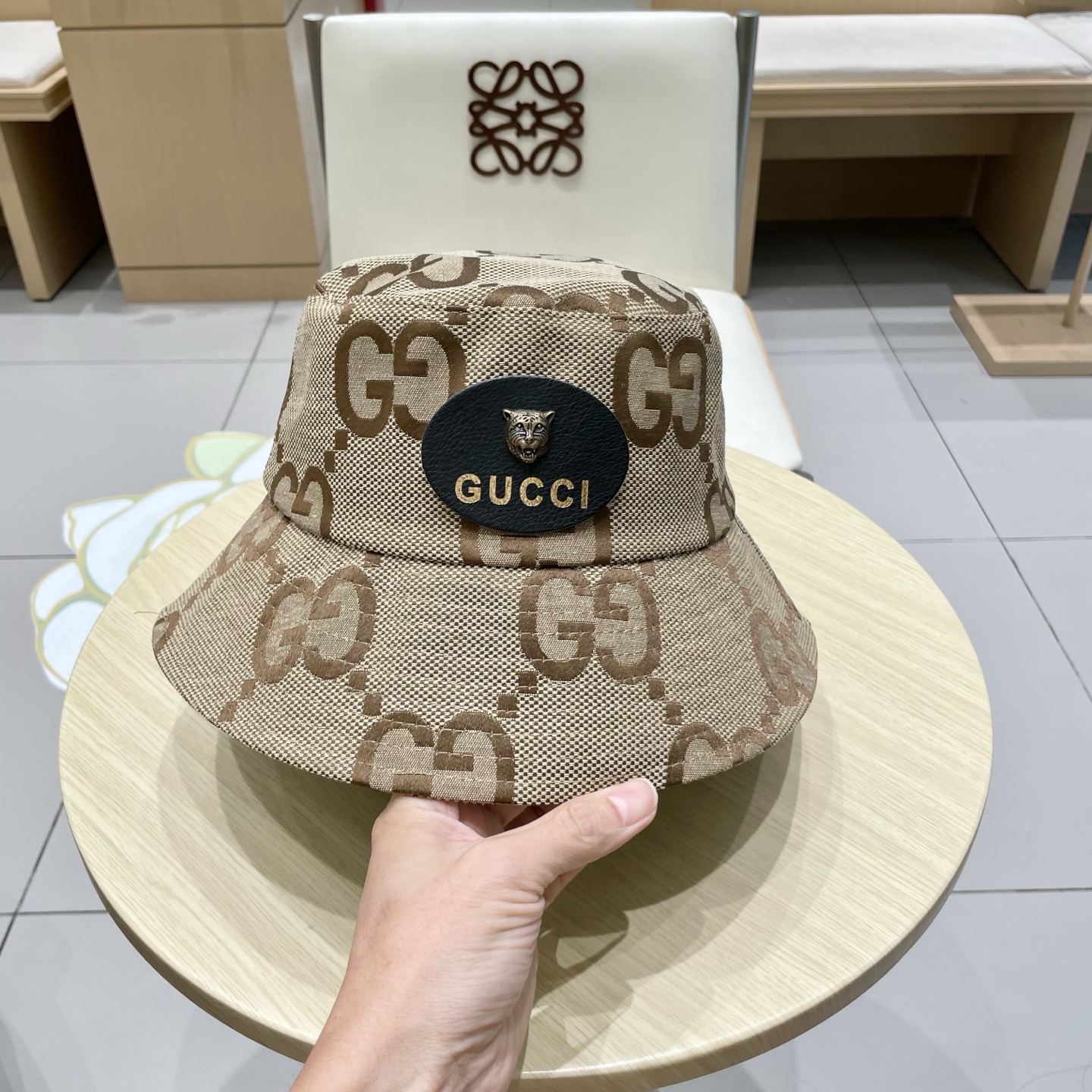 棒球帽 渔夫帽。 原单品质GUCCI古奇棒球帽👒官网新品Gucci渔夫帽火爆来袭 工艺非常精美 高档大气
